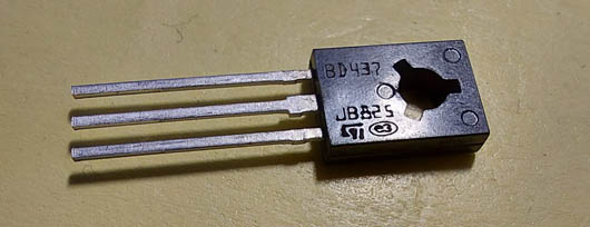 Transistor BD437